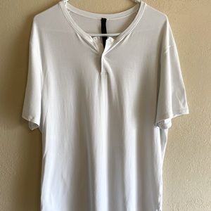 Lululemon 5 year basic Henley short sleeve size: XL